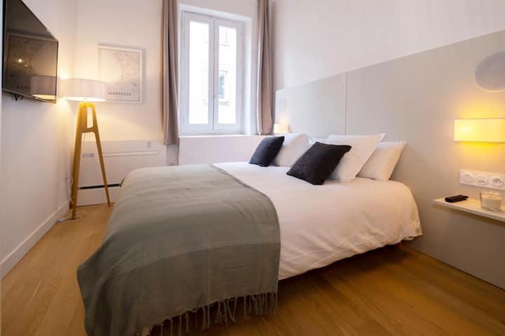 Designs Vieux Port Apartment *